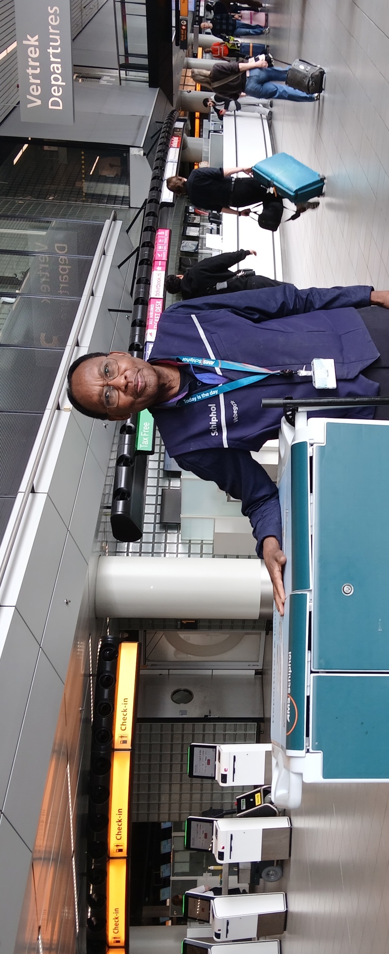 sharif_schiphol_6.jpg